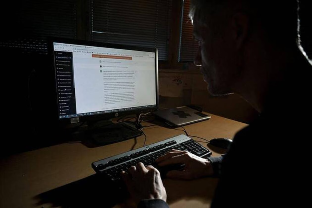 La triche des étudiants avec le logiciel ChatGPT oblige les universités à revoir leurs examens
